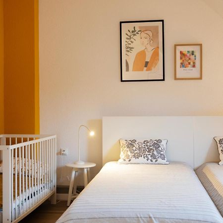Big Flat With Fresh Renovation, Free Parking, Sonyps, Netflix Apartment Duisburg Bagian luar foto