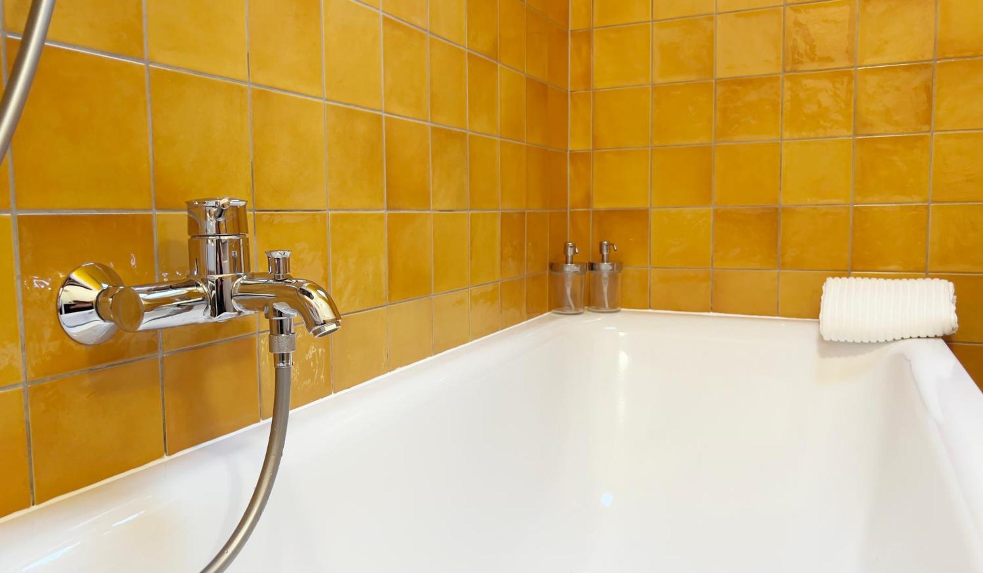 Big Flat With Fresh Renovation, Free Parking, Sonyps, Netflix Apartment Duisburg Bagian luar foto